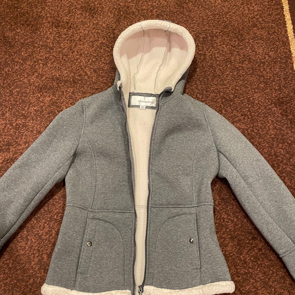 Woman’s Fur Jacket - Picture 2 of 4